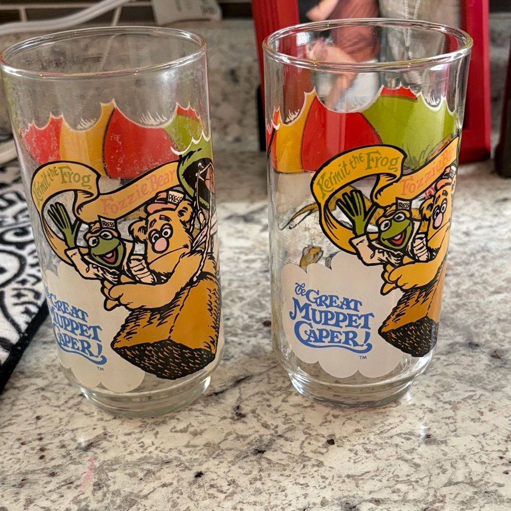 The Great Muppet Caper Glass Set vintage Kermit the frog 2 glasses. 1981